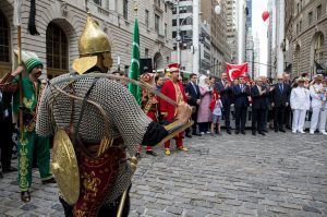 ABD’nin New York kentine Türklerden büyük çıkarma… Türk bayrağımızın göklere