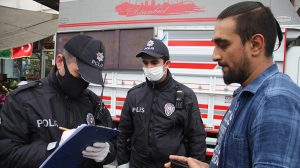 Son günlerde özellikle büyükşehirlere getirilen maske takma zorunluluğu sonucunda vatandaşların