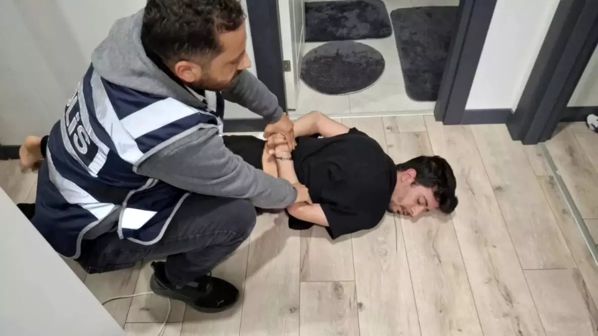 4 İlde, kendilerini 'avukat' olarak tanıtarak vatandaşları dolandıran şüphelilere yönelik