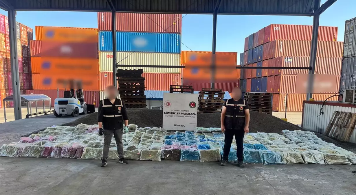 Son 24 saatte düzenlenen operasyonlarda büyük miktarlarda uyuşturucu ve kaçak