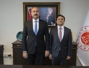 Çeşitli incelemeler ve temaslarda bulunmak üzere Diyarbakır’a giden Adalet Bakanı