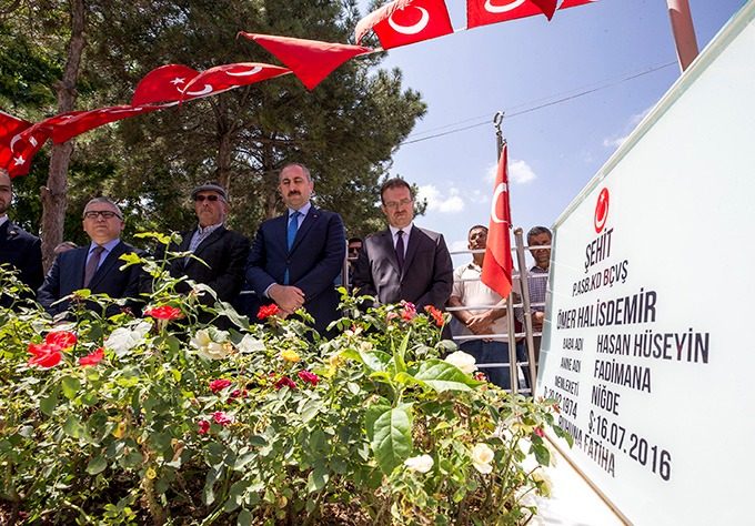 Adalet Bakanı Abdulhamit Gül, Fetullahçı Terör Örgütü’nün (FETÖ) 15 Temmuz’daki