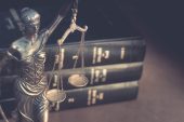 Hukuk, Adalet ve Hüküm Üzerine