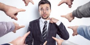 Tasarlayarak, Canavarca hisle veya eziyet çektirerek ADAM öldürüp; Polisiye romanlarından