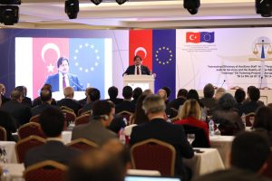 Adalet Bakanlığı yargı hizmetlerinde yardımcı personelin verimliliğinin ve sağlanan hizmetlerin