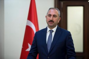 Adalet Bakanı Abdulhamit Gül, yeni tip koronavirüs (Kovid-19) salgını nedeniyle