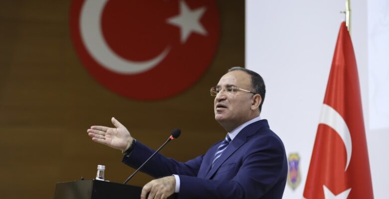 Adalet Bakanı Bozdağ: “Sorumlular Milletin Yargısına Hesap Verecek”