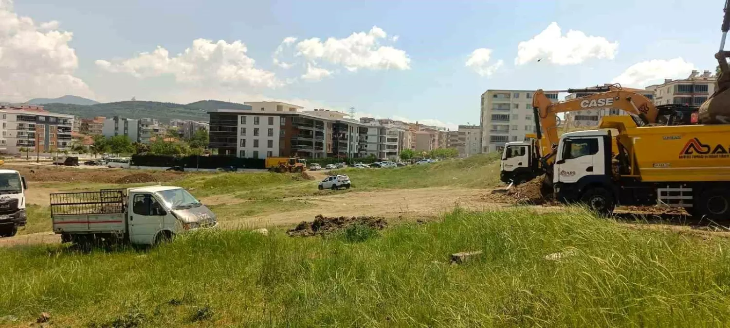 İzmir'in Aliağa ilçesinde, yeni Adliye Sarayı projesinin temeli atıldı. Eski