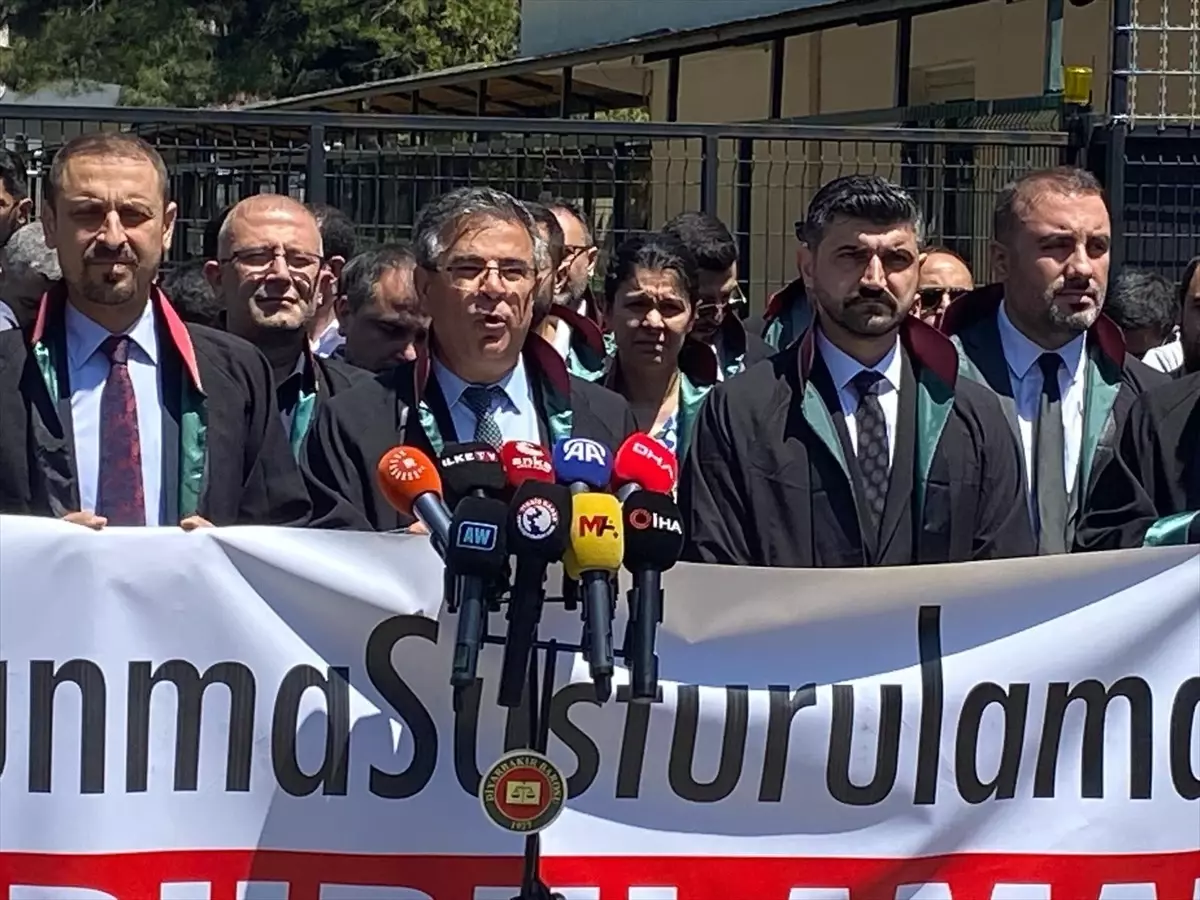 Diyarbakır Barosu Başkanı Güleç, avukatlara yönelik şiddeti kınayarak hak arama