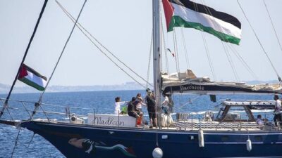 İsrail'in uluslararası sularda müdahale edip alıkoyduğu Madleen isimli yelkenlideki aktivistler